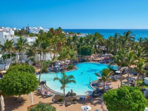 Buche jetzt deinen Traumurlaub im Hipotels La Geria in  ➝ schon ab 727 €!