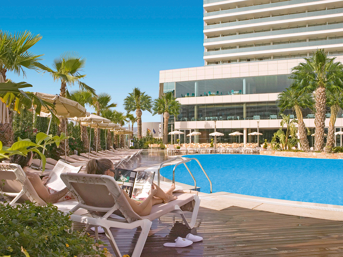 Buche jetzt deinen Traumurlaub im Hotel AR Diamante Beach in  ➝ schon ab 550 €!