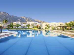 Buche jetzt deinen Traumurlaub im Hotel Akti Beach Club in  ➝ schon ab 942 €!