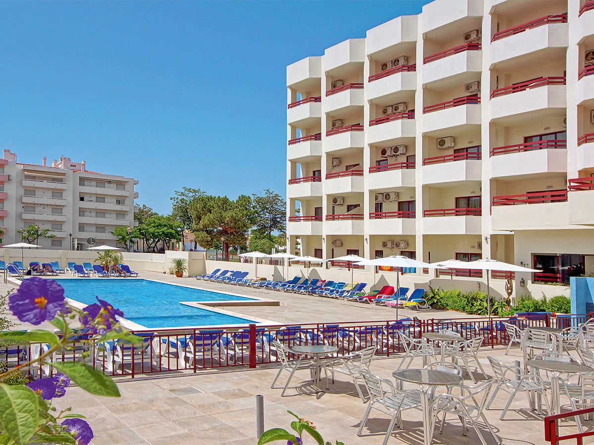 Buche jetzt deinen Traumurlaub im Hotel Alba in  ➝ schon ab 604 €!