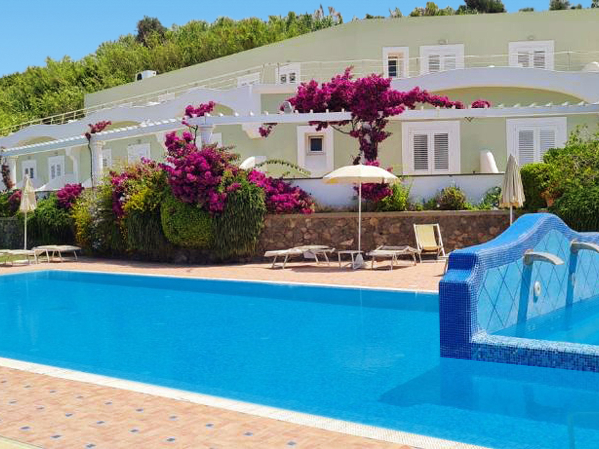 Buche jetzt deinen Traumurlaub im Hotel Albatros in  ➝ schon ab 857 €!