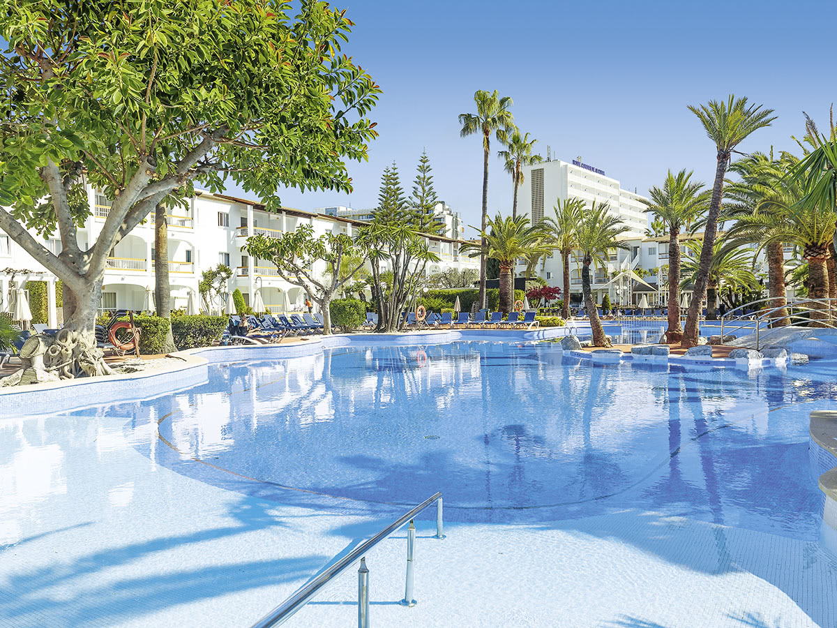 Buche jetzt deinen Traumurlaub im Hotel Alcúdia Garden in  ➝ schon ab 515 €!