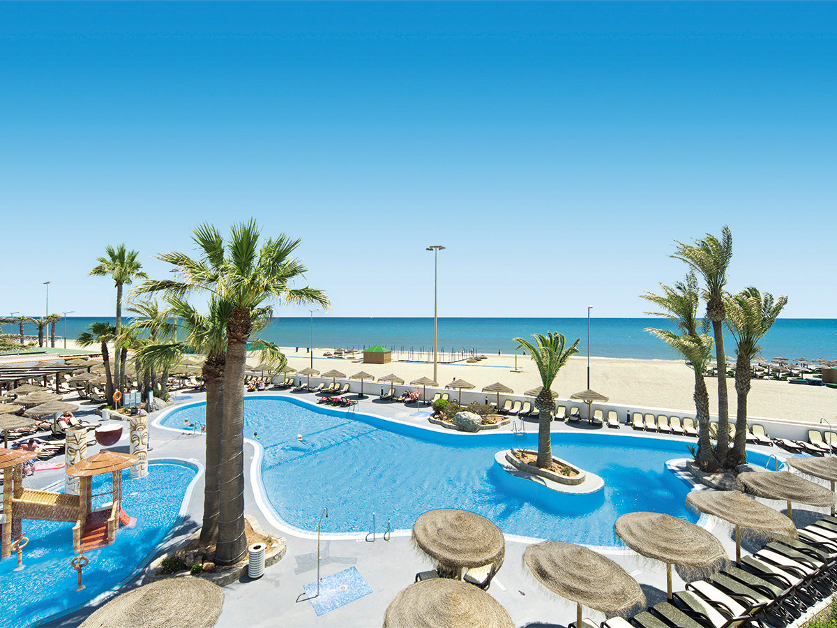 Buche jetzt deinen Traumurlaub im Hotel Alua Golf Trinidad in  ➝ schon ab 806 €!