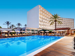 Buche jetzt deinen Traumurlaub im Hotel Alua Illa de Menorca in  ➝ schon ab 844 €!