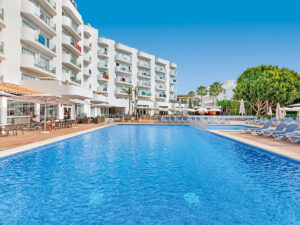 Buche jetzt deinen Traumurlaub im Hotel AluaSun Continental Park in  ➝ schon ab 710 €!