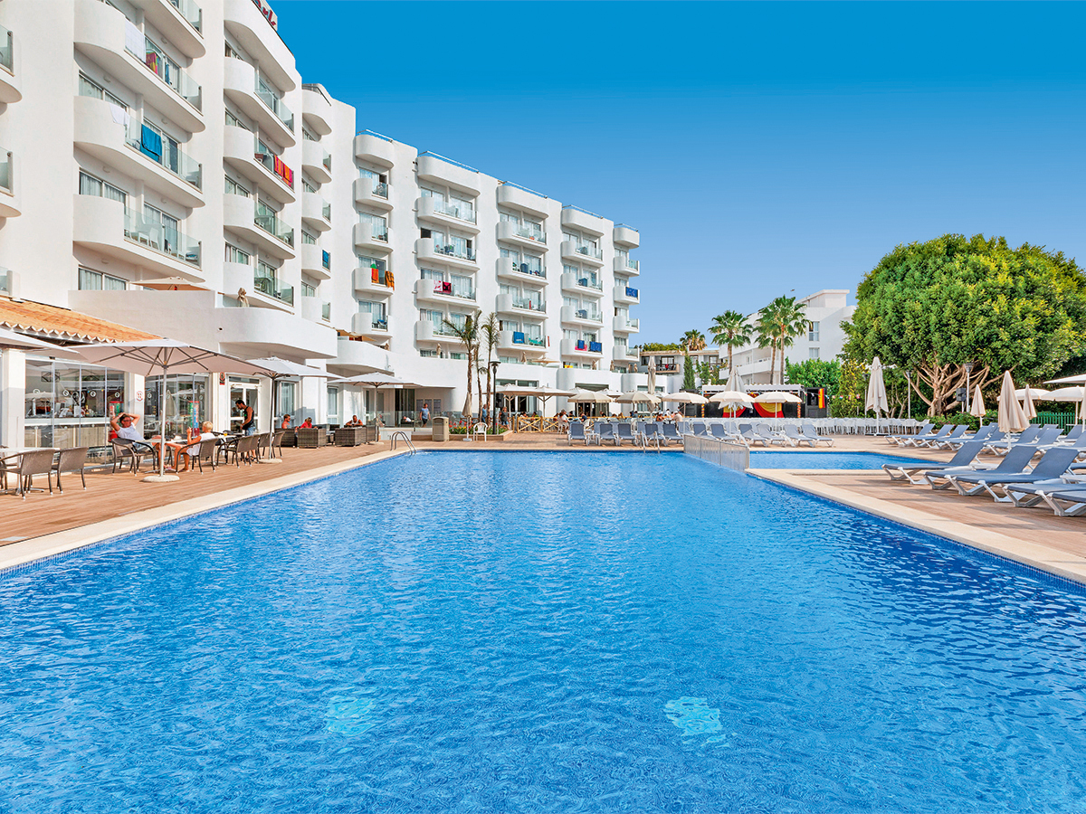 Buche jetzt deinen Traumurlaub im Hotel AluaSun Continental Park in  ➝ schon ab 710 €!