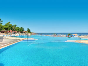 Buche jetzt deinen Traumurlaub im Hotel Amfora Plava Laguna in  ➝ schon ab 624 €!