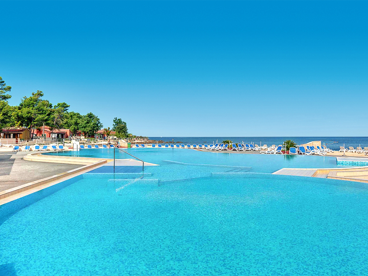 Buche jetzt deinen Traumurlaub im Hotel Amfora Plava Laguna in  ➝ schon ab 624 €!