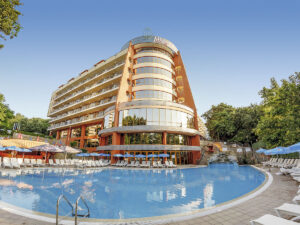 Buche jetzt deinen Traumurlaub im Hotel Atlas in  ➝ schon ab 608 €!