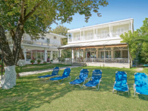 Buche jetzt deinen Traumurlaub im Hotel Avra Beach in  ➝ schon ab 738 €!