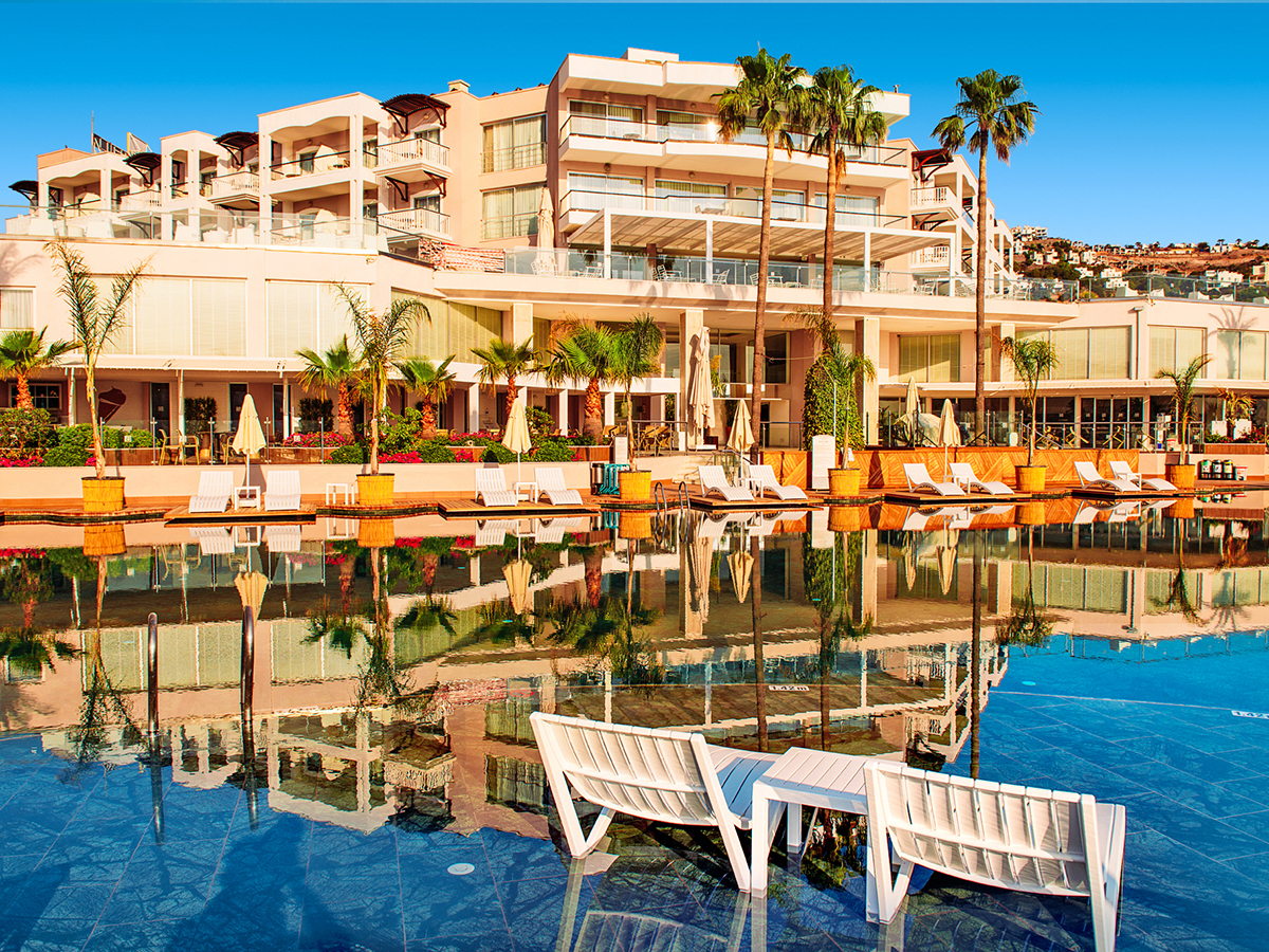 Buche jetzt deinen Traumurlaub im Hotel Baia Bodrum in  ➝ schon ab 1138 €!