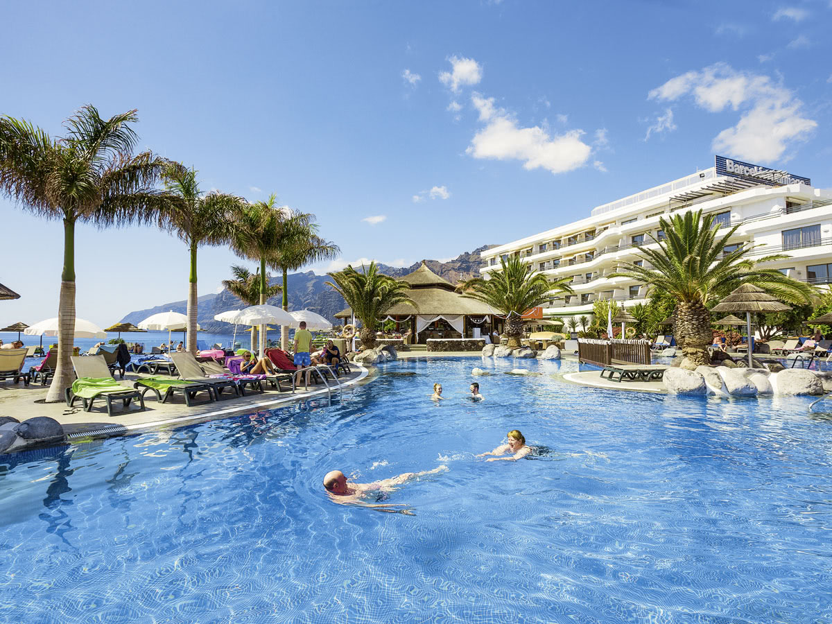 Buche jetzt deinen Traumurlaub im Hotel Barceló Santiago in  ➝ schon ab 968 €!