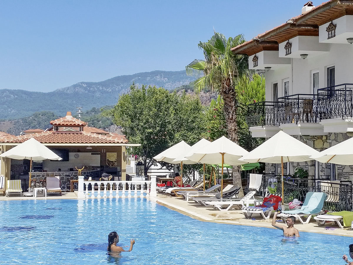 Buche jetzt deinen Traumurlaub im Hotel Basar in  ➝ schon ab 837 €!