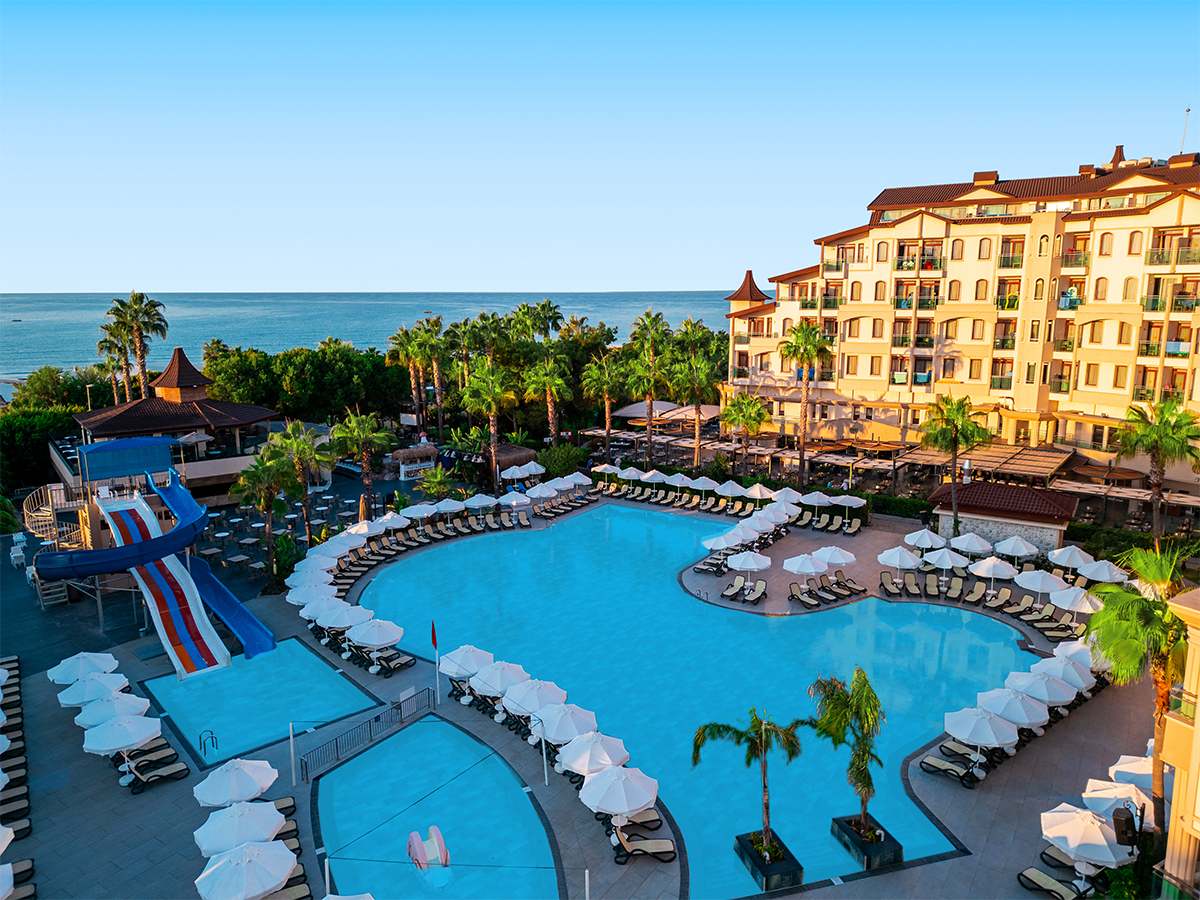 Buche jetzt deinen Traumurlaub im Hotel Bella Resort & Spa in  ➝ schon ab 1008 €!