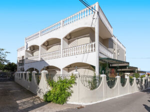 Buche jetzt deinen Traumurlaub im Hotel Bella Vista in  ➝ schon ab 528 €!