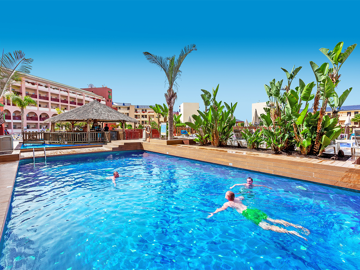 Buche jetzt deinen Traumurlaub im Hotel Best Jacaranda in  ➝ schon ab 832 €!