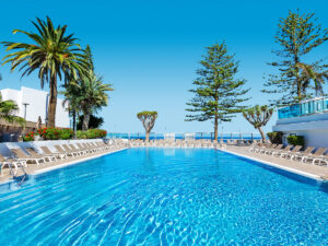 Buche jetzt deinen Traumurlaub im Hotel Best Semiramis in  ➝ schon ab 722 €!