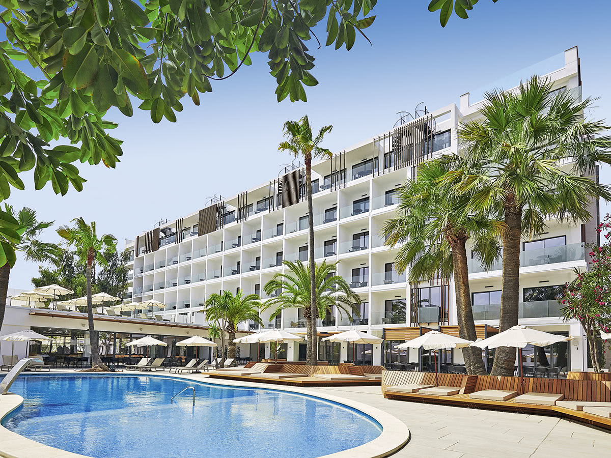 Buche jetzt deinen Traumurlaub im Hotel Bordoy Alcúdia Port Suites in  ➝ schon ab 904 €!