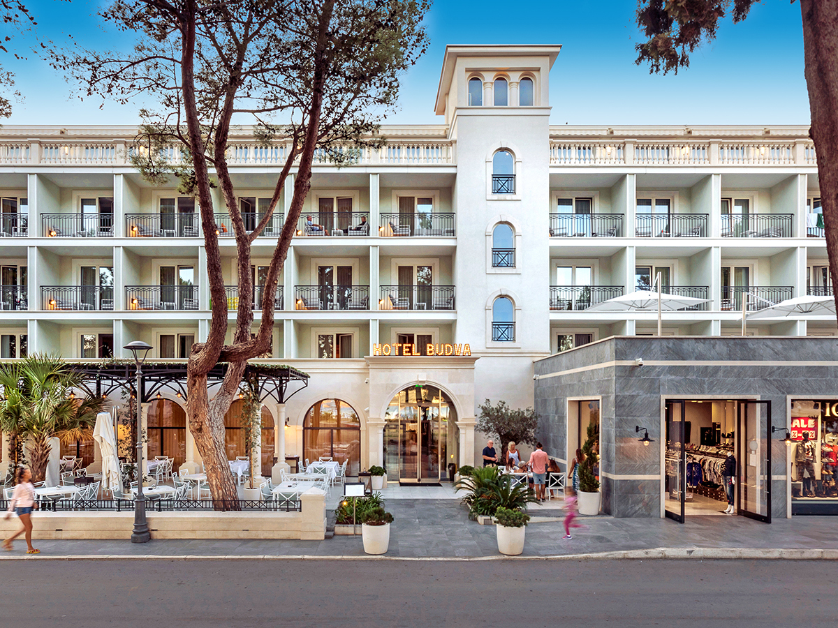 Buche jetzt deinen Traumurlaub im Hotel Budva in  ➝ schon ab 993 €!