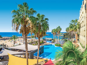 Buche jetzt deinen Traumurlaub im Hotel Calheta Beach in  ➝ schon ab 924 €!