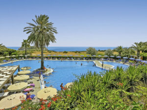 Buche jetzt deinen Traumurlaub im Hotel Cathrin in  ➝ schon ab 602 €!