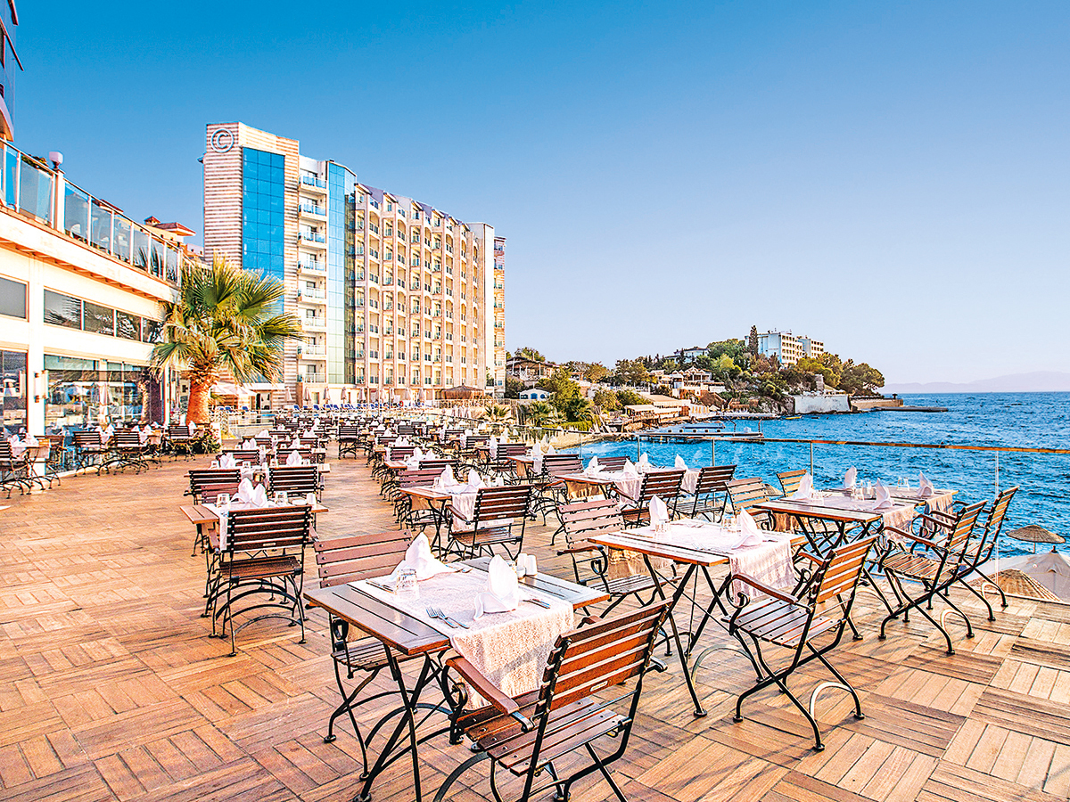 Buche jetzt deinen Traumurlaub im Hotel Charisma de Luxe in  ➝ schon ab 882 €!