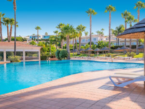 Buche jetzt deinen Traumurlaub im Hotel Clube Porto Mos in  ➝ schon ab 486 €!