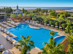 Buche jetzt deinen Traumurlaub im Hotel Commodore Elite Suites & Spa in  ➝ schon ab 647 €!