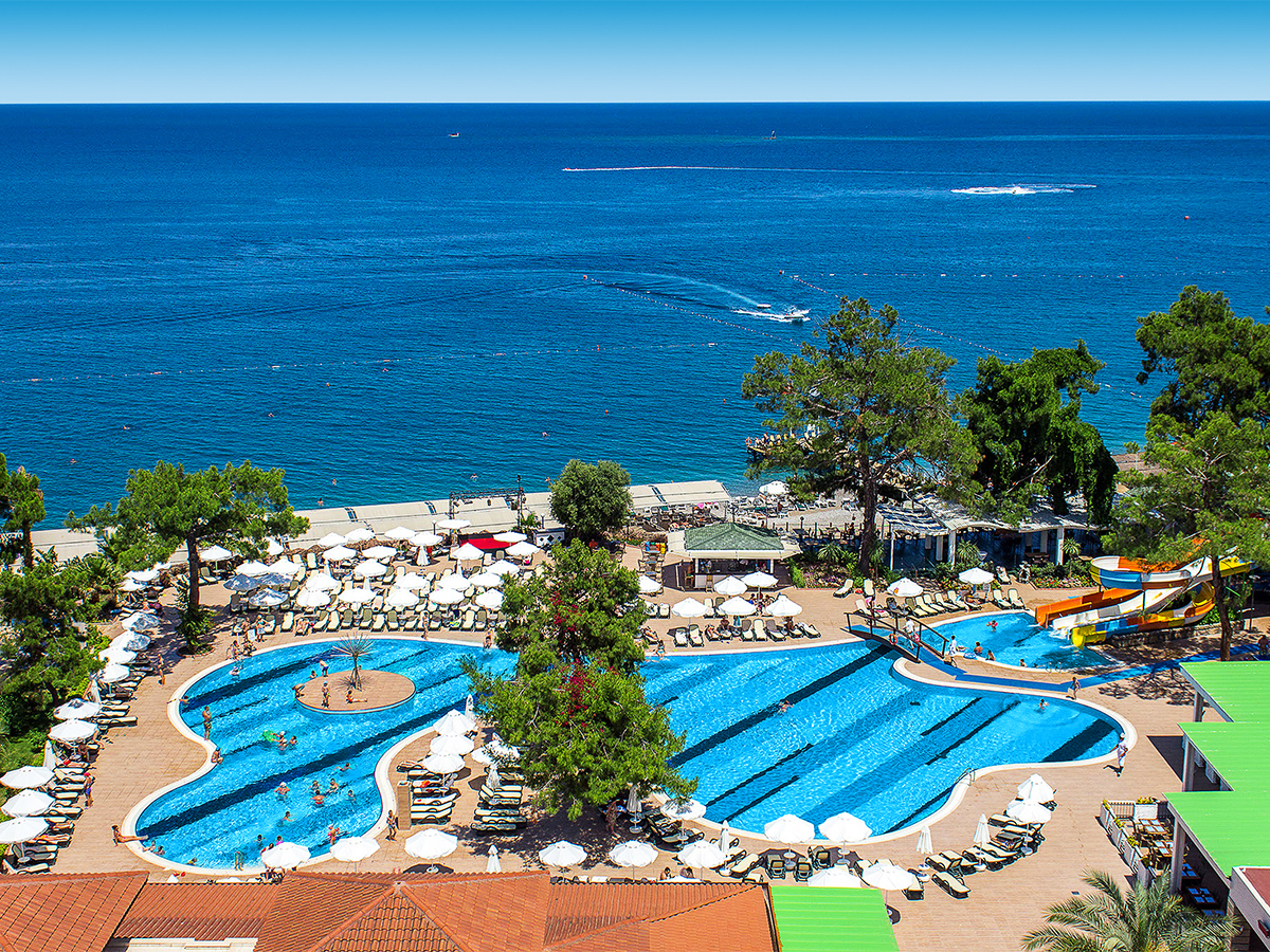 Buche jetzt deinen Traumurlaub im Hotel Crystal Aura Beach Resort in  ➝ schon ab 933 €!