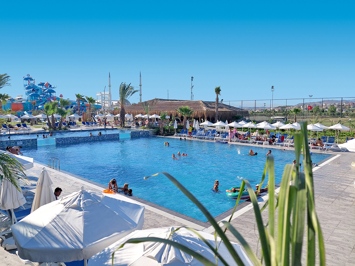 Buche jetzt deinen Traumurlaub im Hotel Dream Water World & Aquapark in  ➝ schon ab 804 €!