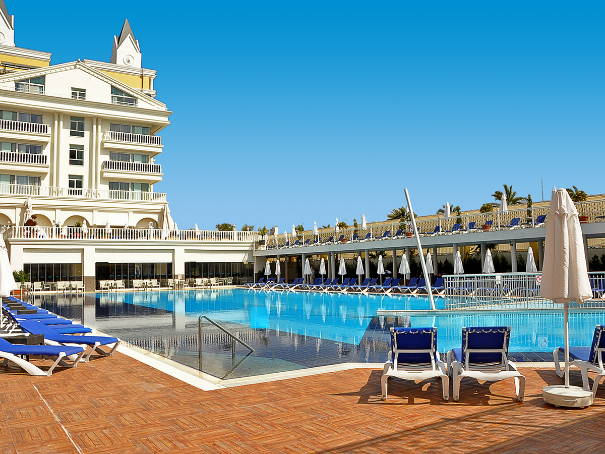 Buche jetzt deinen Traumurlaub im Hotel Dream World Resort & Spa in  ➝ schon ab 763 €!