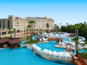 Buche jetzt deinen Traumurlaub im Hotel Fame Residence Lara in  ➝ schon ab 615 €!