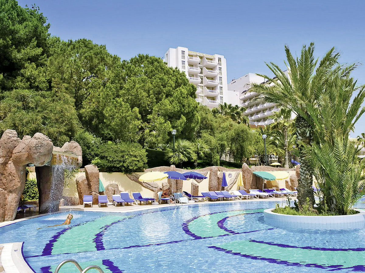 Buche jetzt deinen Traumurlaub im Hotel Fantasia de Luxe in  ➝ schon ab 620 €!