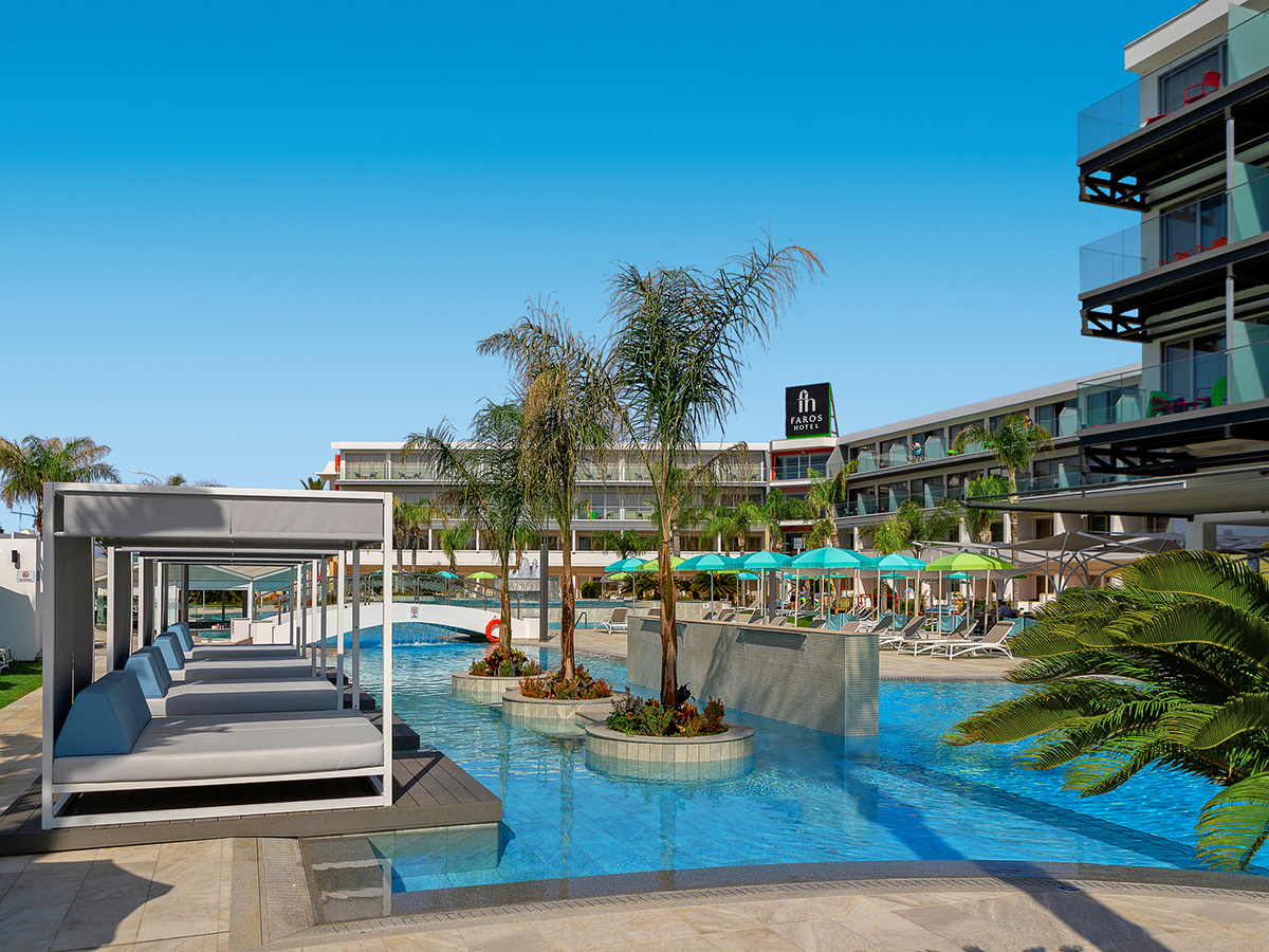 Buche jetzt deinen Traumurlaub im Hotel Faros in  ➝ schon ab 1012 €!