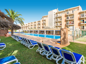 Buche jetzt deinen Traumurlaub im Hotel Globales Playa Santa Ponsa in  ➝ schon ab 548 €!