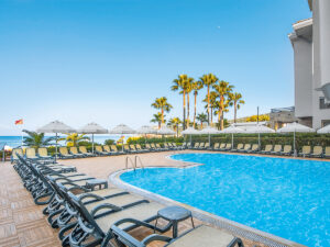 Buche jetzt deinen Traumurlaub im Hotel Golden Lotus in  ➝ schon ab 702 €!