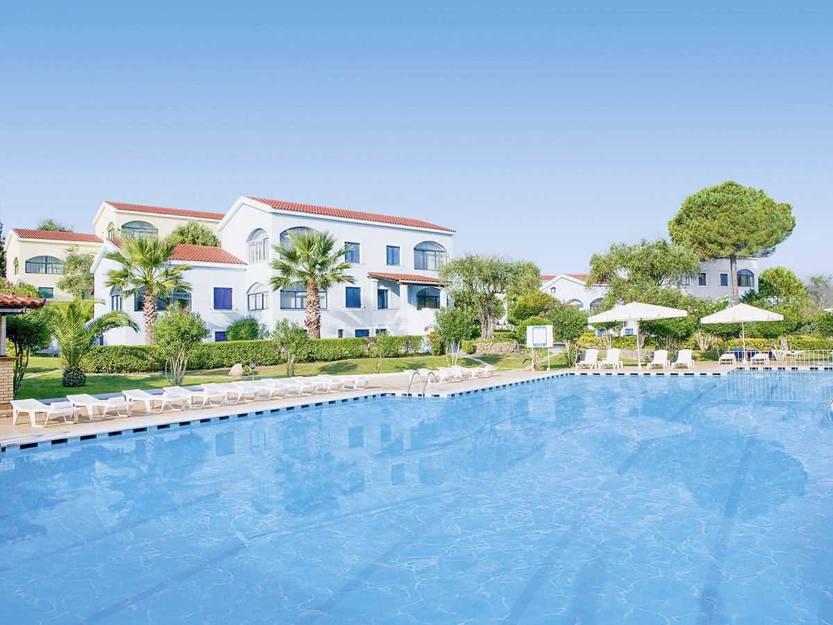 Buche jetzt deinen Traumurlaub im Hotel Govino Bay in  ➝ schon ab 521 €!