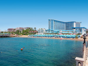 Buche jetzt deinen Traumurlaub im Hotel Granada Luxury Beach in  ➝ schon ab 909 €!