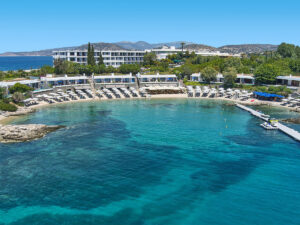 Buche jetzt deinen Traumurlaub im Hotel Grand Resort Lagonissi in  ➝ schon ab 2693 €!