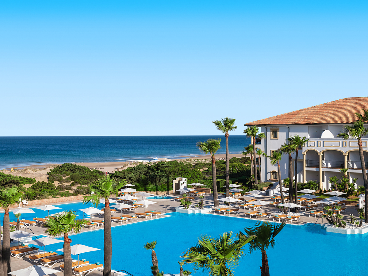 Buche jetzt deinen Traumurlaub im Hotel Iberostar Selection Andalucia Playa in  ➝ schon ab 1406 €!