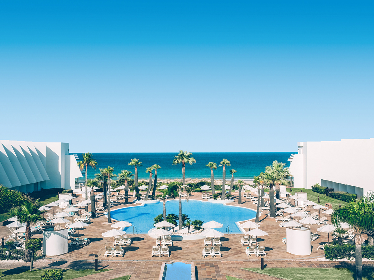 Buche jetzt deinen Traumurlaub im Hotel Iberostar Waves Royal Andalus in  ➝ schon ab 1219 €!