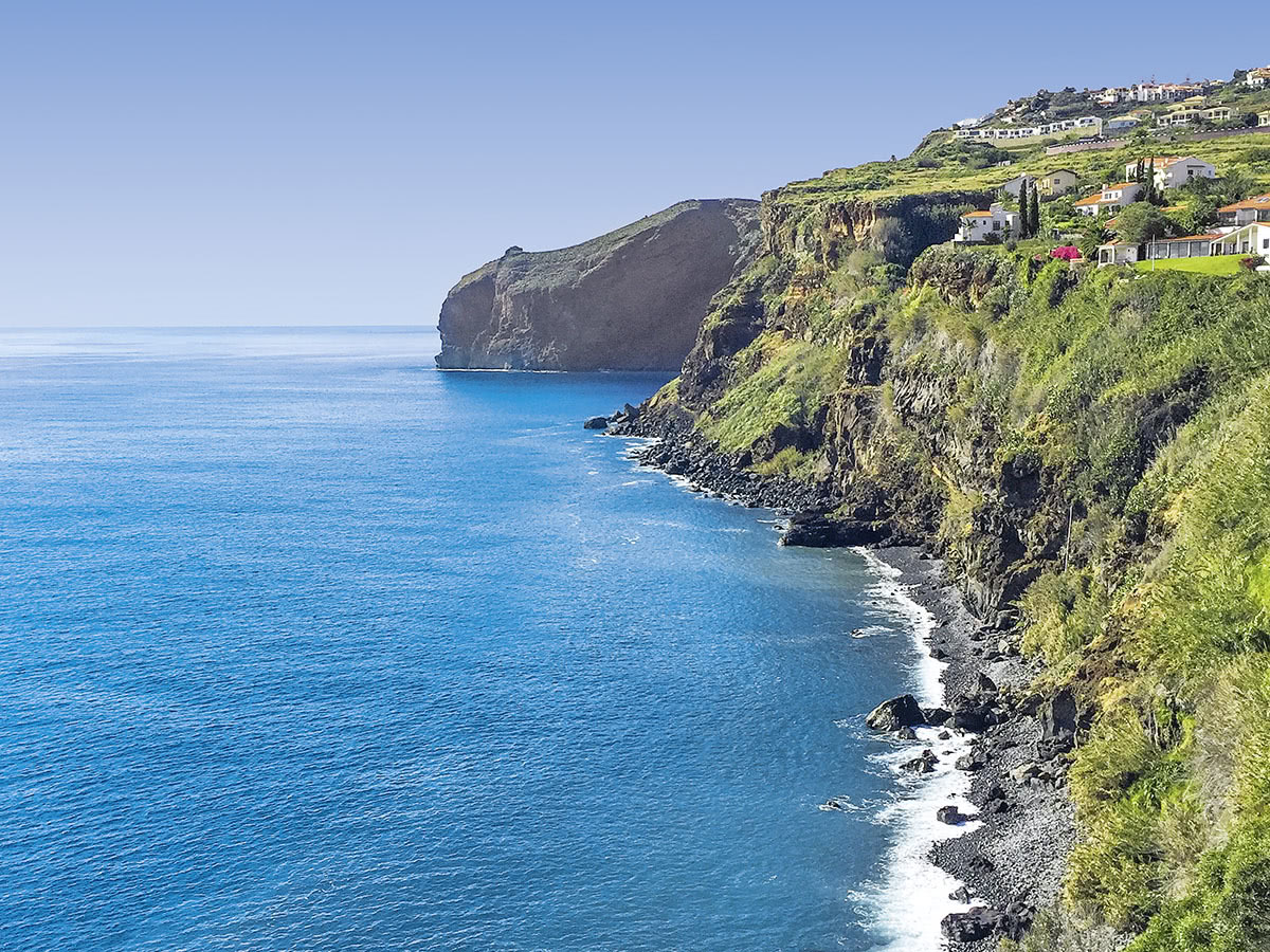Buche jetzt deinen Traumurlaub im Hotel Inn & Art Madeira in  ➝ schon ab 615 €!