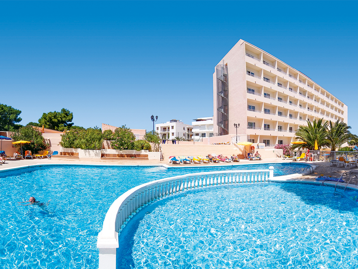 Buche jetzt deinen Traumurlaub im Hotel Invisa Ereso in  ➝ schon ab 886 €!