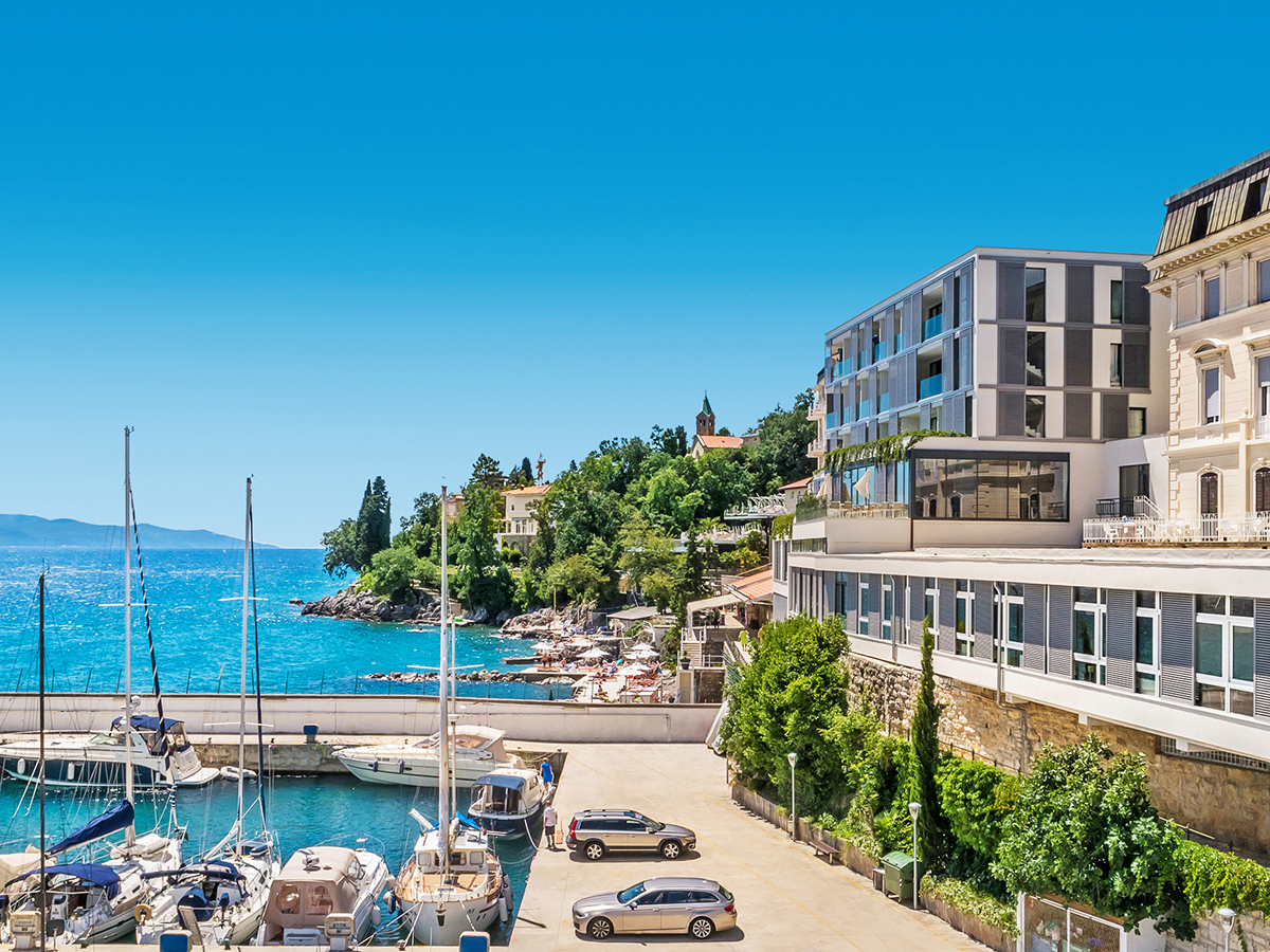 Buche jetzt deinen Traumurlaub im Hotel Istra in  ➝ schon ab 874 €!