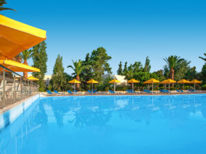 Buche jetzt deinen Traumurlaub im Hotel Kipriotis Hippocrates in  ➝ schon ab 640 €!