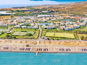 Buche jetzt deinen Traumurlaub im Hotel Kipriotis Village in  ➝ schon ab 639 €!