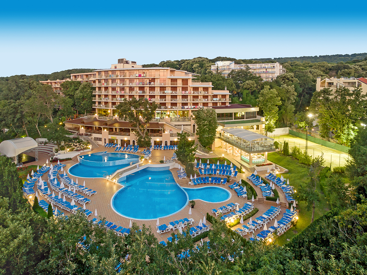 Buche jetzt deinen Traumurlaub im Hotel Kristal in  ➝ schon ab 564 €!