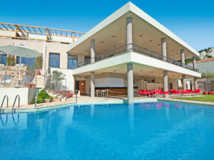 Buche jetzt deinen Traumurlaub im Hotel Kymi Palace in  ➝ schon ab 883 €!