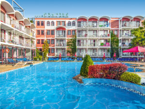 Buche jetzt deinen Traumurlaub im Hotel Longosa Garden in  ➝ schon ab 619 €!