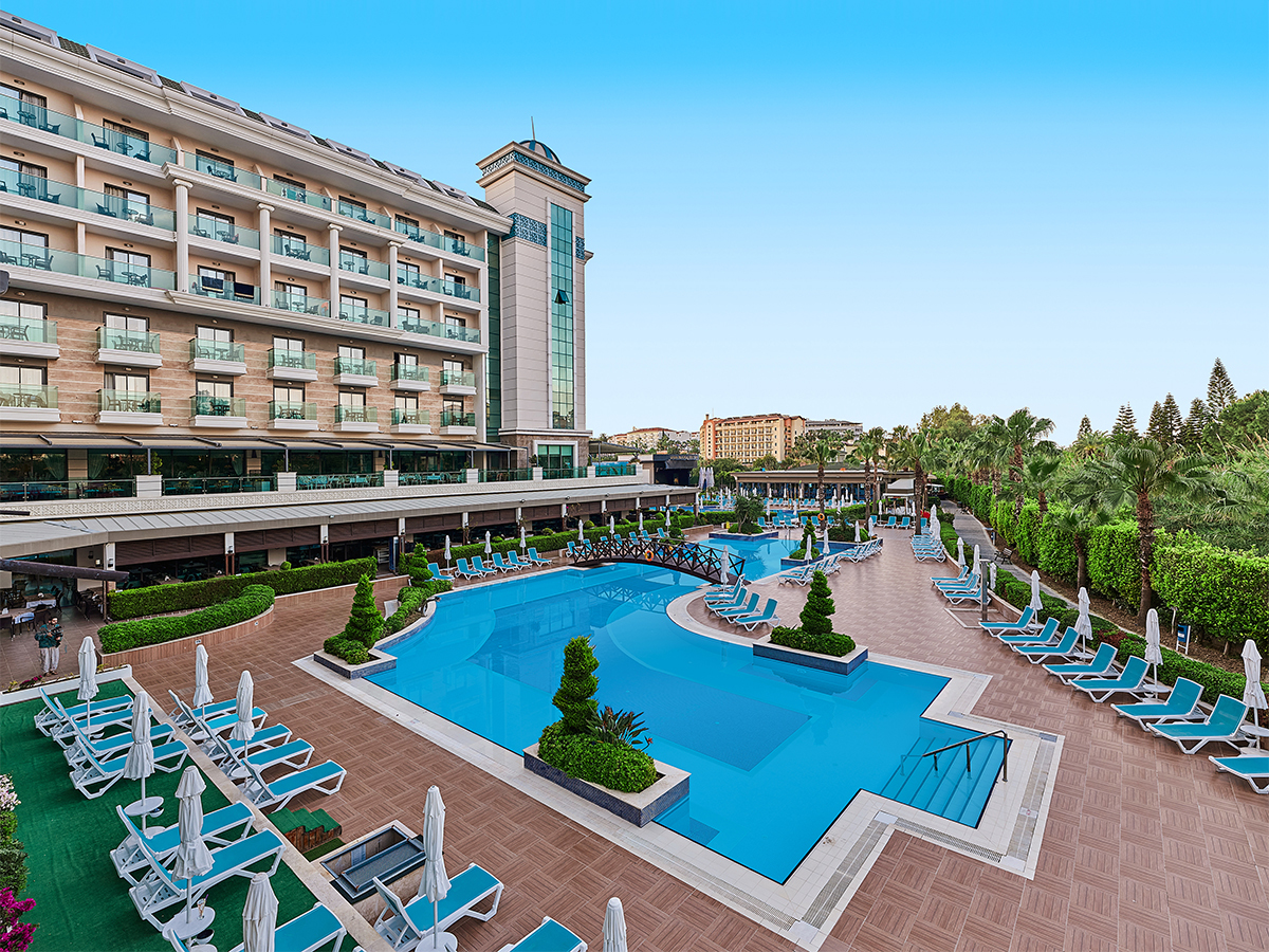 Buche jetzt deinen Traumurlaub im Hotel Luna Blanca Resort & Spa in  ➝ schon ab 969 €!